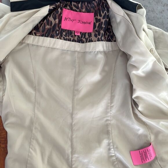 BETSEY JOHNSON women’s beige ruffle collar double breasted trench coat no belt S - Picture 14 of 16